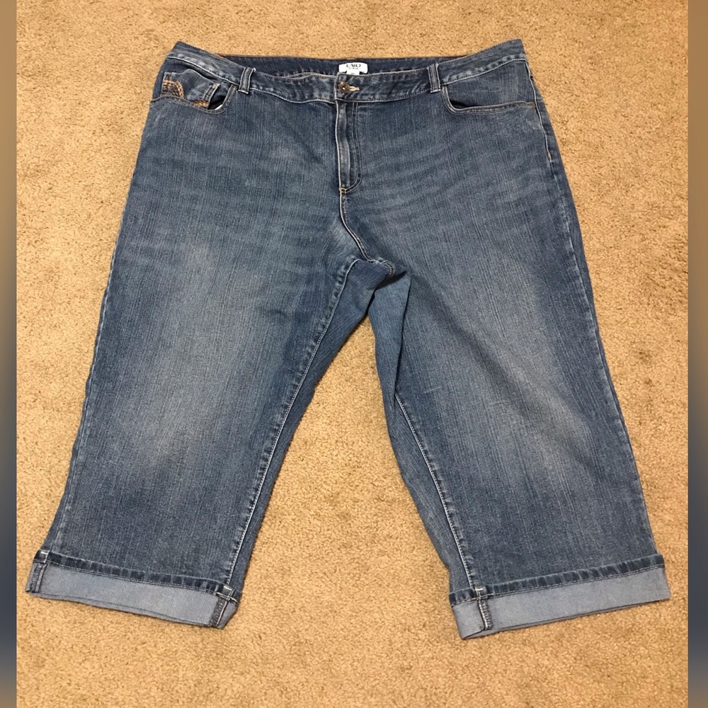 EUC Capri Jeans